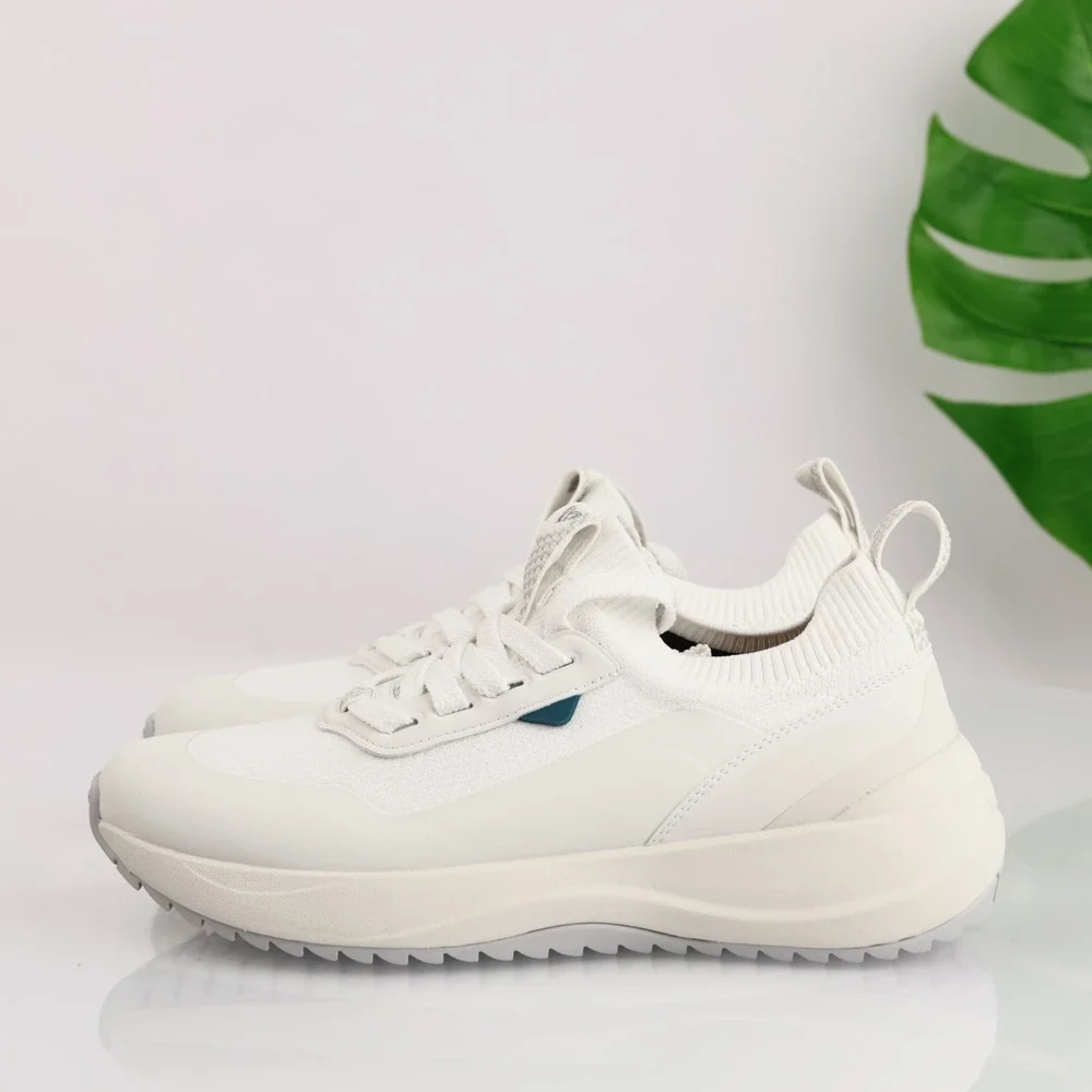 Vessi Women Stormburst Low Top Sneaker Boot Size 8 Waterproof White Lace Up Shoe